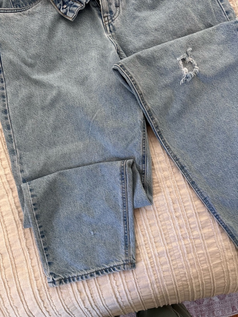 Empyre Light Blue Relaxed Fit Jeans - Size 30 - Picture 3 of 4